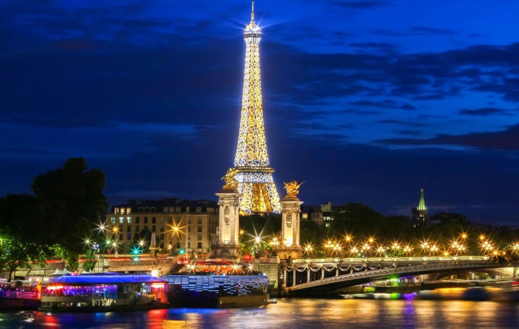 باريس مدينة النور تغرق في الظلام بسبب أزمة الطاقة  news